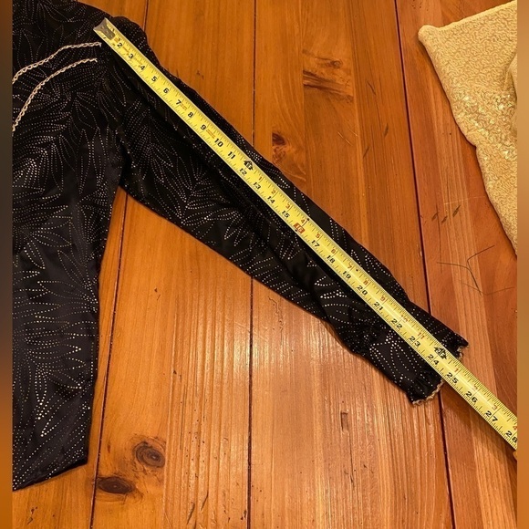 Elegant Black and Gold Button Down Shirt size Large - Picture 16 of 16